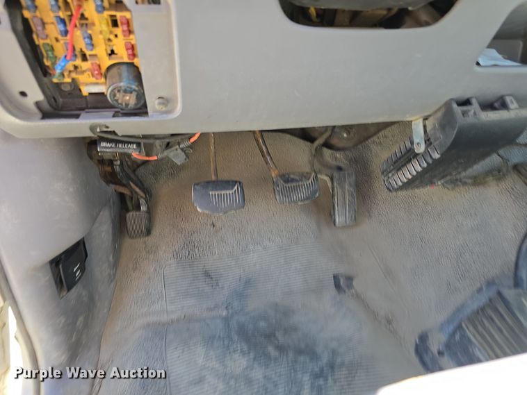 image for item DO5509 1997 Ford LGT Convtnl F350  utility bed pickup truck