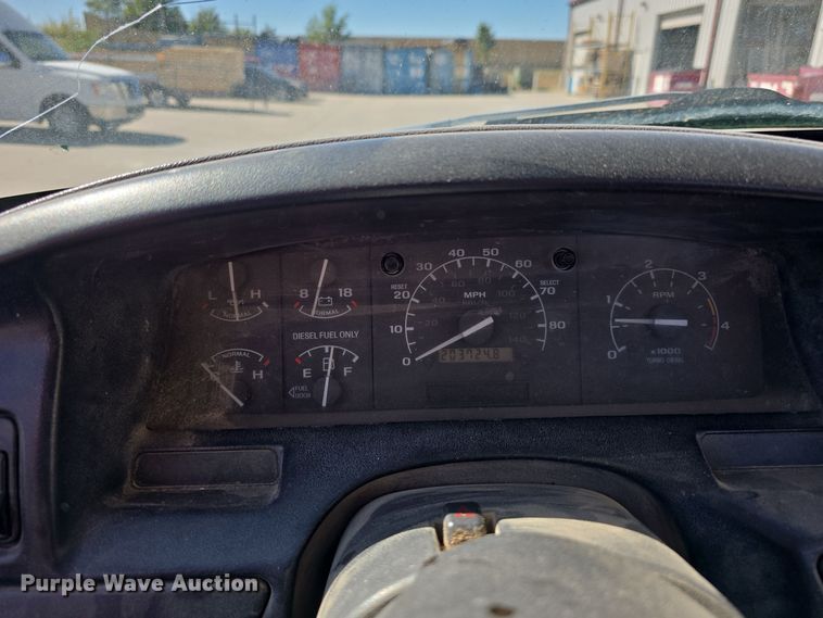image for item DO5509 1997 Ford LGT Convtnl F350  utility bed pickup truck