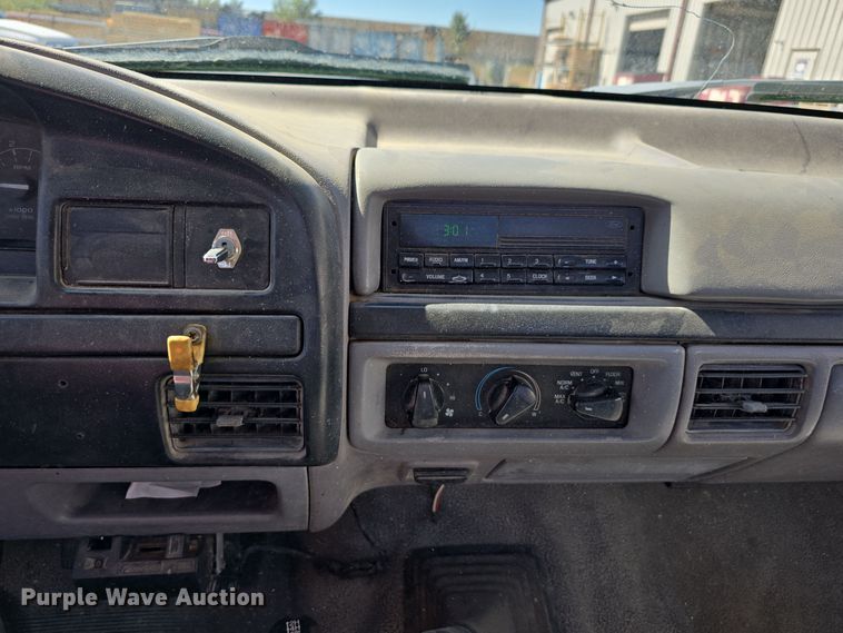 image for item DO5509 1997 Ford LGT Convtnl F350  utility bed pickup truck
