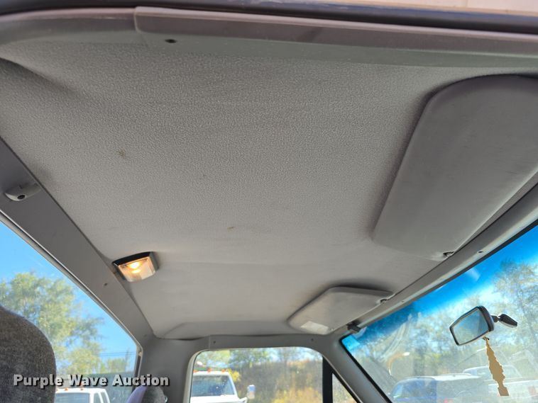 image for item DO5509 1997 Ford LGT Convtnl F350  utility bed pickup truck