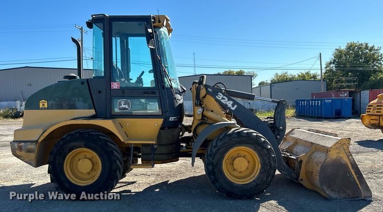 image for item DO7565 2013 John Deere 324J wheel loader