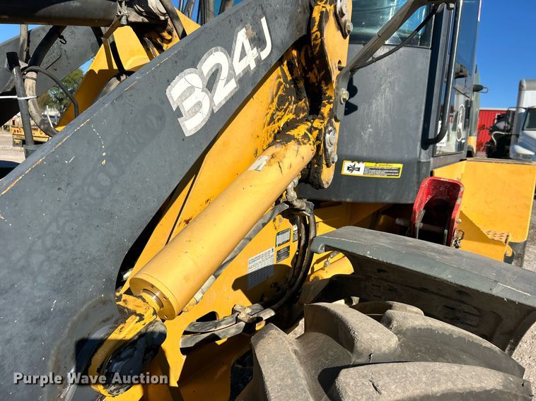 image for item DO7565 2013 John Deere 324J wheel loader