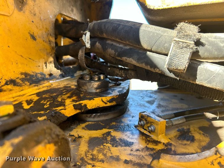 image for item DO7565 2013 John Deere 324J wheel loader