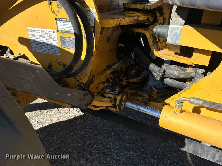 image for item DO7565 2013 John Deere 324J wheel loader