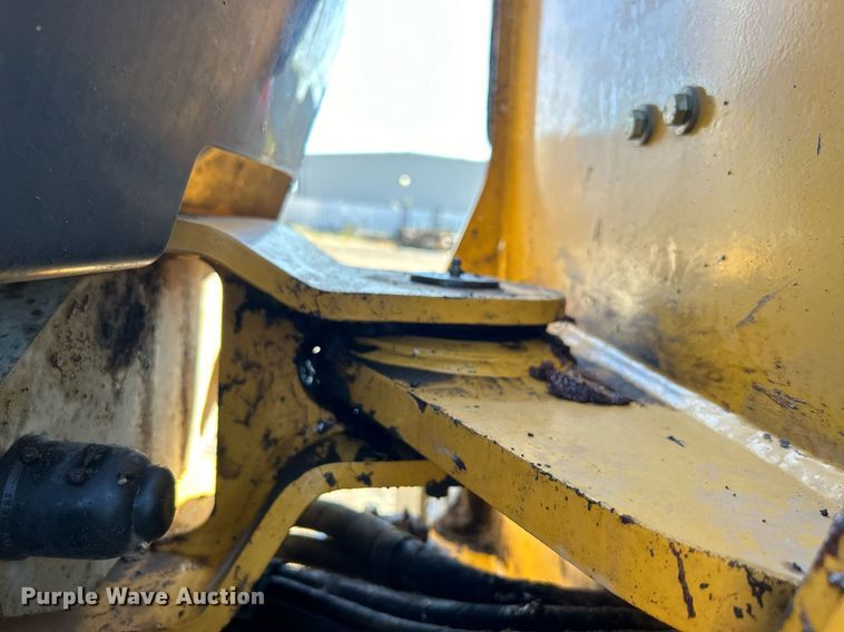 image for item DO7565 2013 John Deere 324J wheel loader