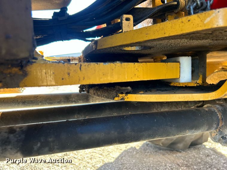 image for item DO7565 2013 John Deere 324J wheel loader