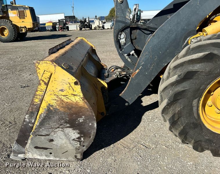 image for item DO7565 2013 John Deere 324J wheel loader