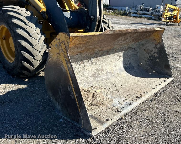 image for item DO7565 2013 John Deere 324J wheel loader