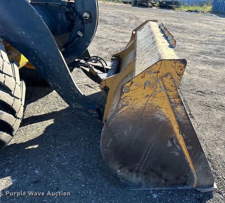 image for item DO7565 2013 John Deere 324J wheel loader