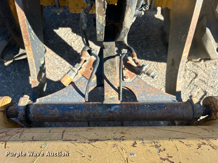 image for item DO7565 2013 John Deere 324J wheel loader