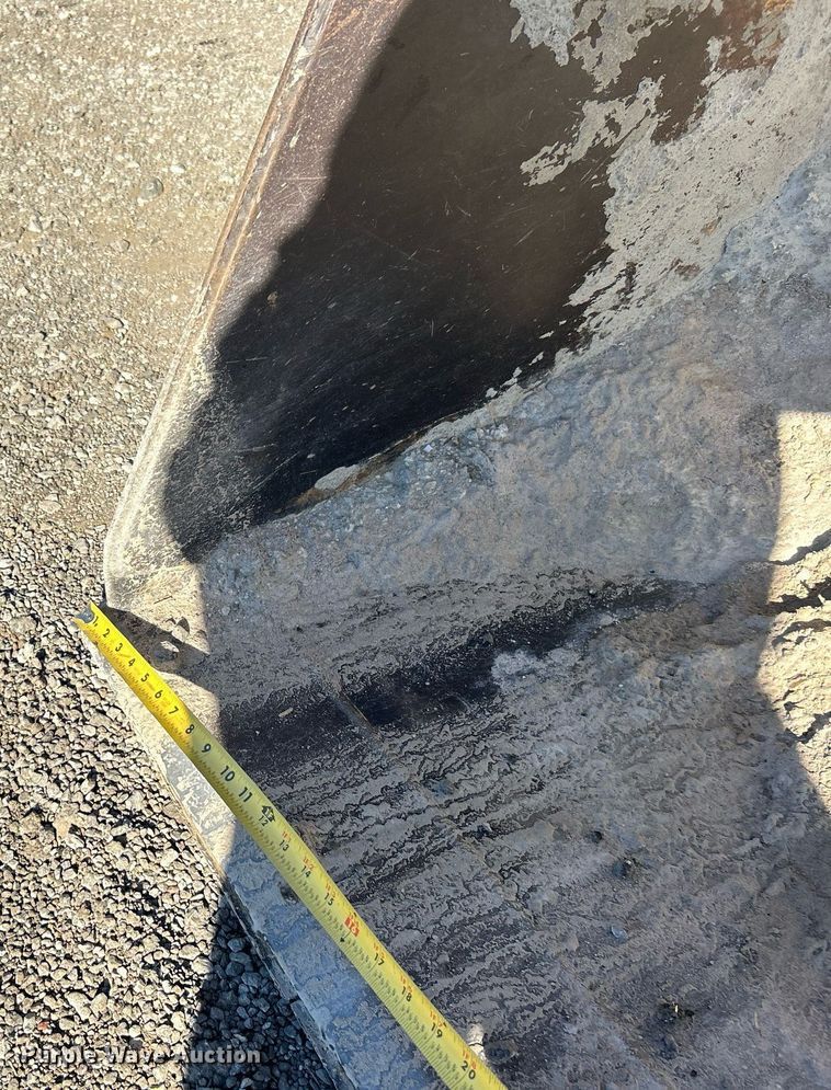 image for item DO7565 2013 John Deere 324J wheel loader