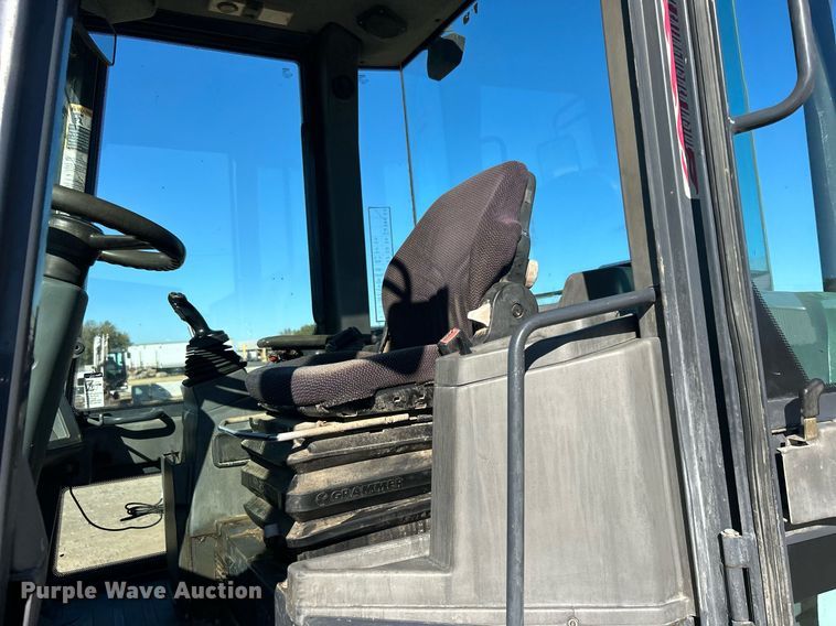 image for item DO7565 2013 John Deere 324J wheel loader