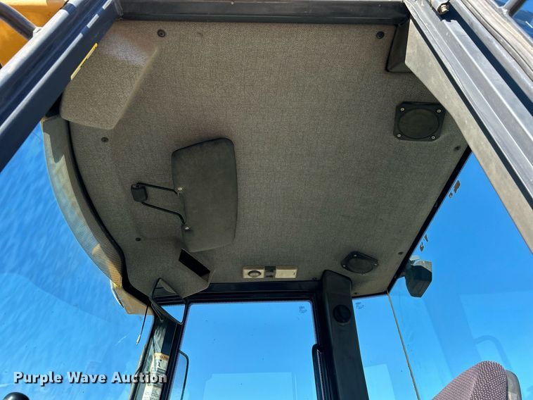 image for item DO7565 2013 John Deere 324J wheel loader