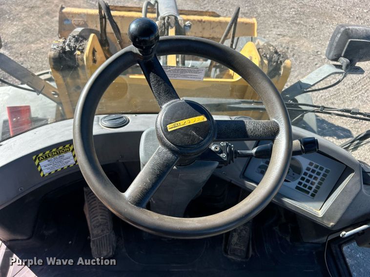 image for item DO7565 2013 John Deere 324J wheel loader