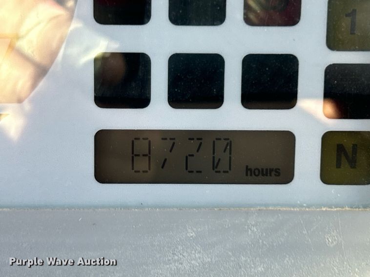 image for item DO7565 2013 John Deere 324J wheel loader