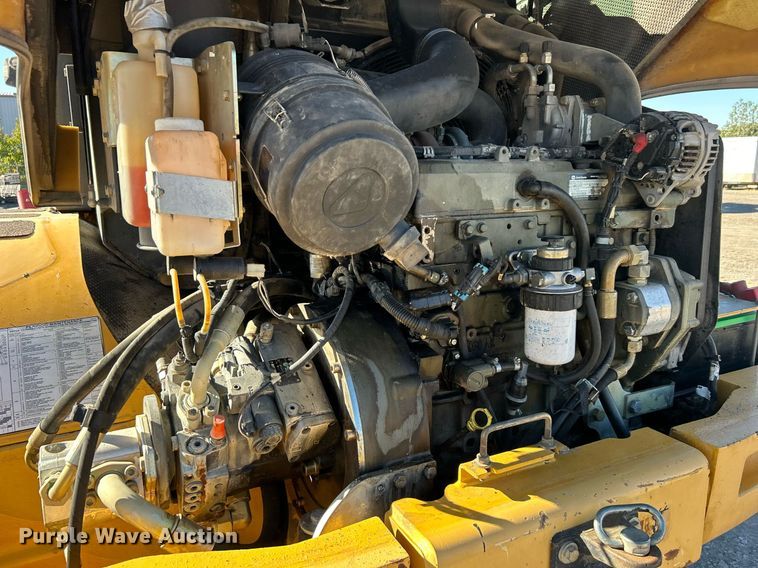 image for item DO7565 2013 John Deere 324J wheel loader