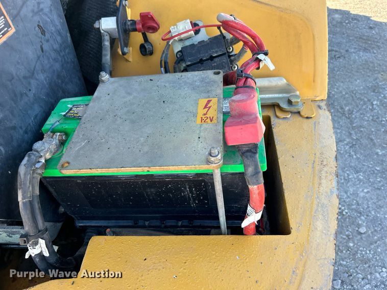 image for item DO7565 2013 John Deere 324J wheel loader