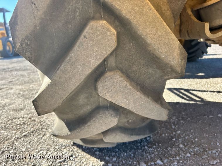 image for item DO7565 2013 John Deere 324J wheel loader