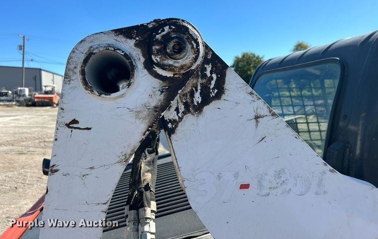 image for item DO7567 2018 Bobcat  T595 skid steer loader