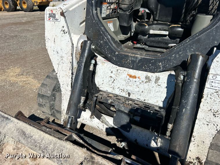 image for item DO7567 2018 Bobcat  T595 skid steer loader