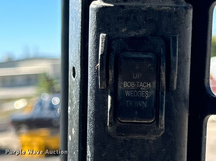 image for item DO7567 2018 Bobcat  T595 skid steer loader