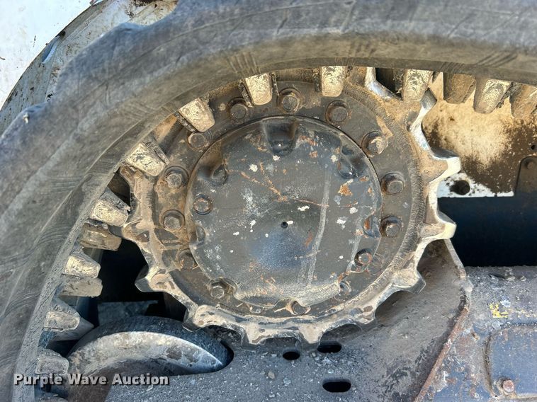 image for item DO7567 2018 Bobcat  T595 skid steer loader