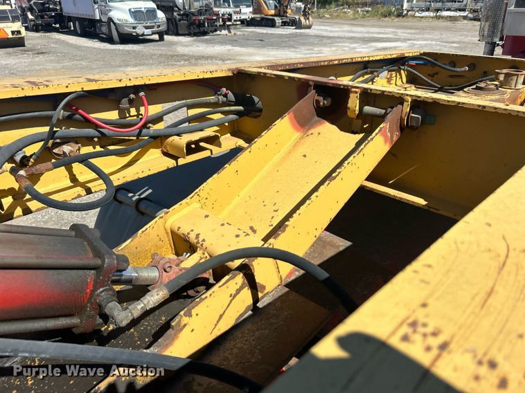 image for item DO7571 2000 Load King HDD 503 lowboy equipment trailer