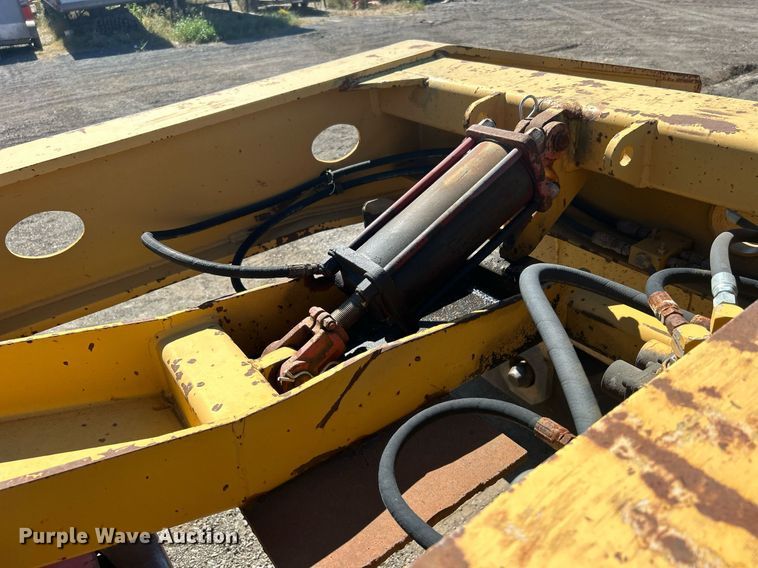 image for item DO7571 2000 Load King HDD 503 lowboy equipment trailer