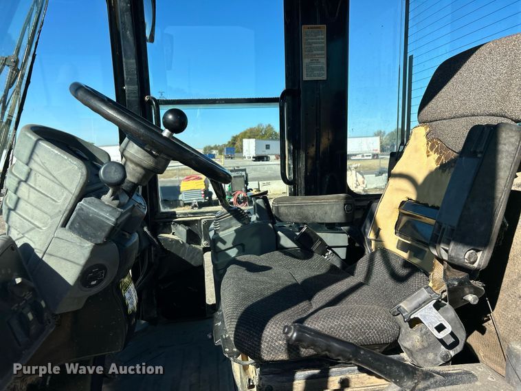 image for item DO7573 2003 Caterpillar  928G wheel loader