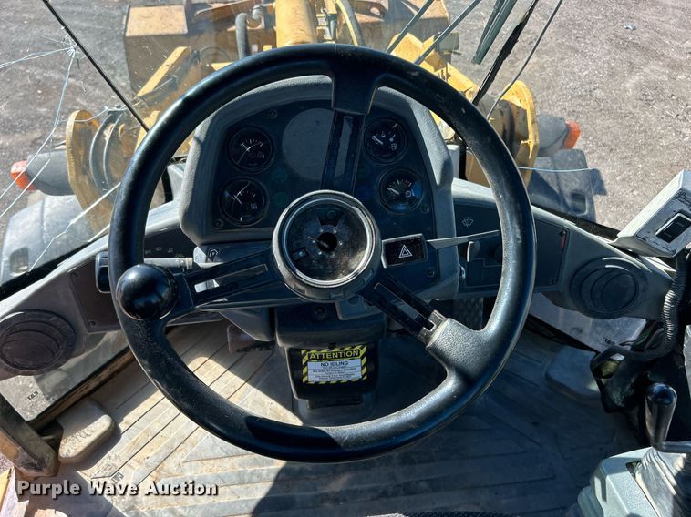 image for item DO7573 2003 Caterpillar  928G wheel loader