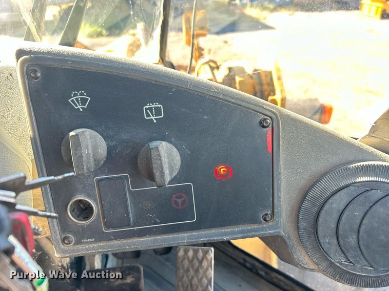 image for item DO7573 2003 Caterpillar  928G wheel loader