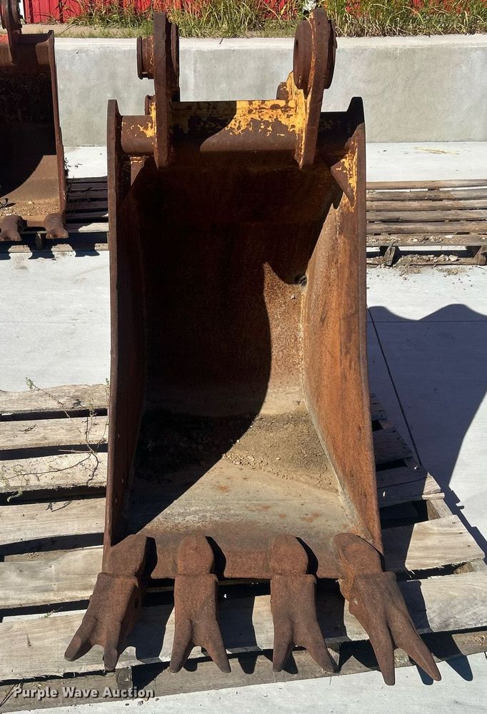 image for item DO7581 CP bucket