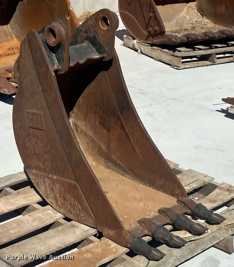 image for item DO7582 Caterpillar  bucket