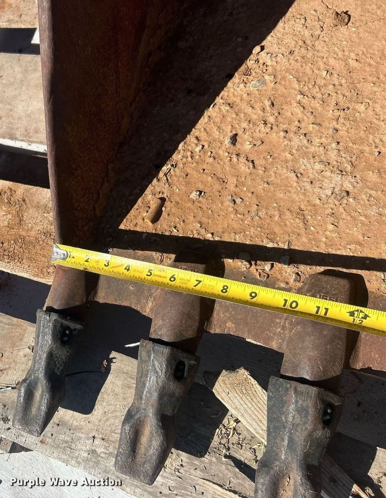 image for item DO7582 Caterpillar  bucket