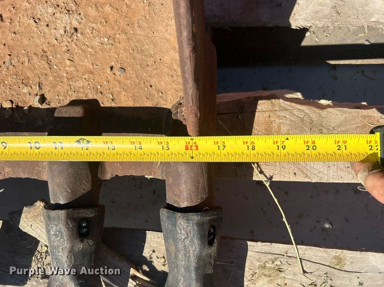 image for item DO7582 Caterpillar  bucket