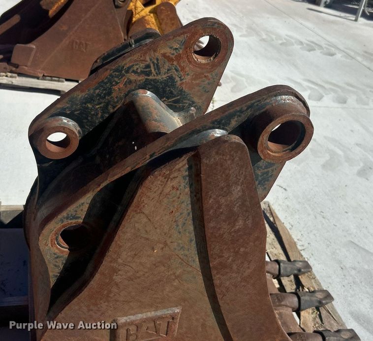 image for item DO7582 Caterpillar  bucket