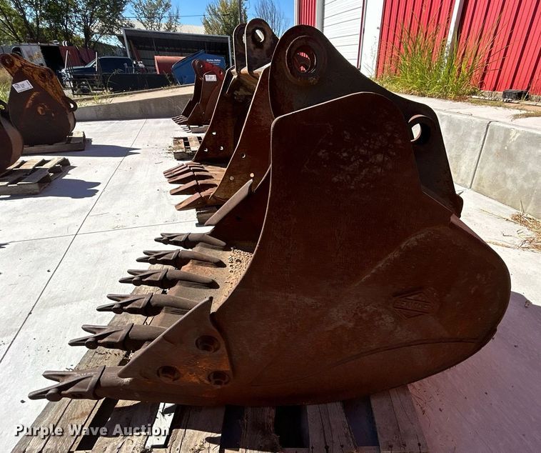 image for item DO7584 Hensley bucket