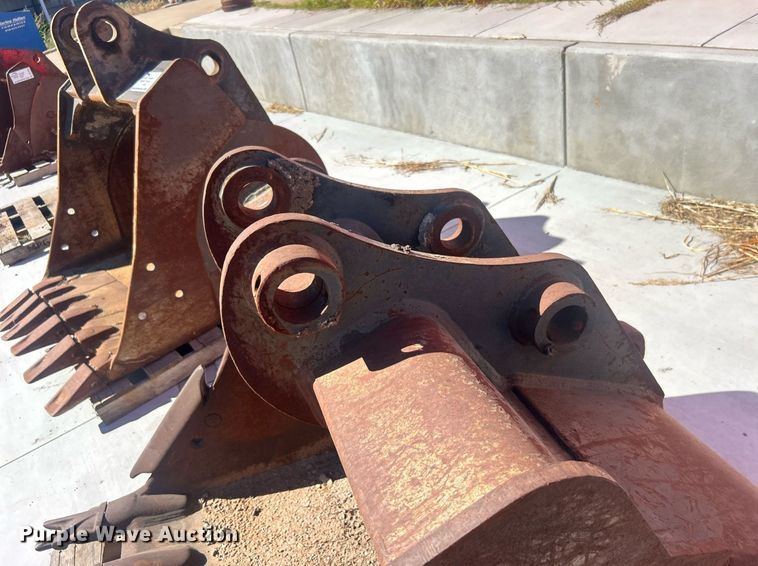 image for item DO7584 Hensley bucket