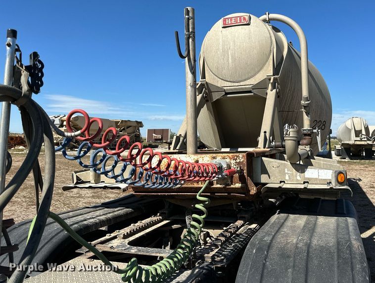 image for item DP8538 1995 Heil pneumatic dry bulk trailer