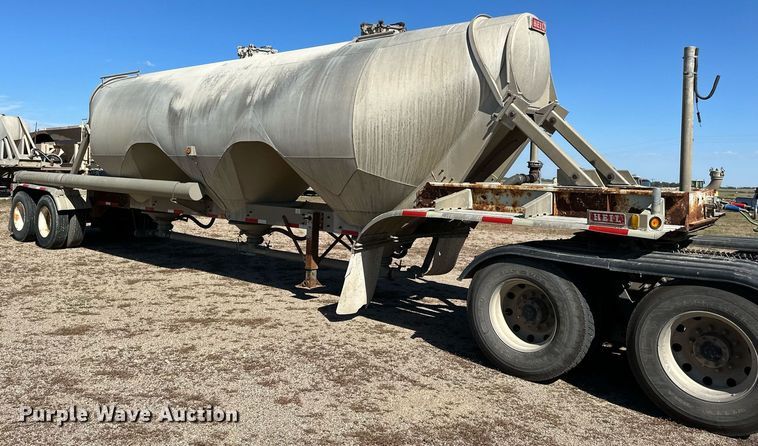 image for item DP8538 1995 Heil pneumatic dry bulk trailer