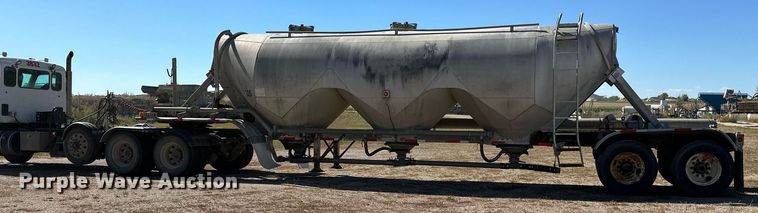 image for item DP8538 1995 Heil pneumatic dry bulk trailer