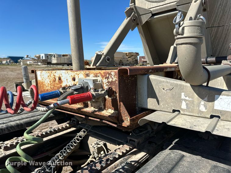 image for item DP8538 1995 Heil pneumatic dry bulk trailer