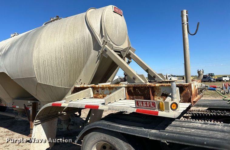 image for item DP8538 1995 Heil pneumatic dry bulk trailer