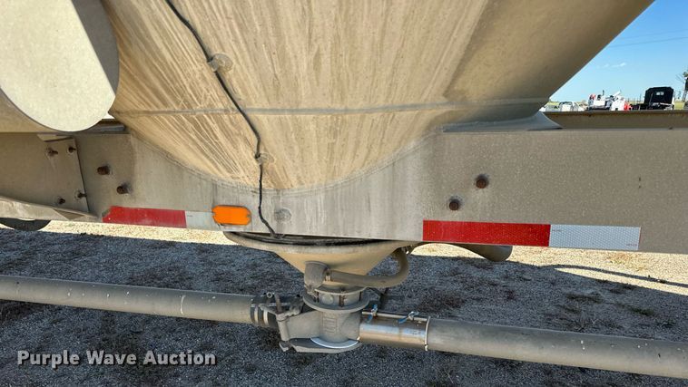 image for item DP8538 1995 Heil pneumatic dry bulk trailer