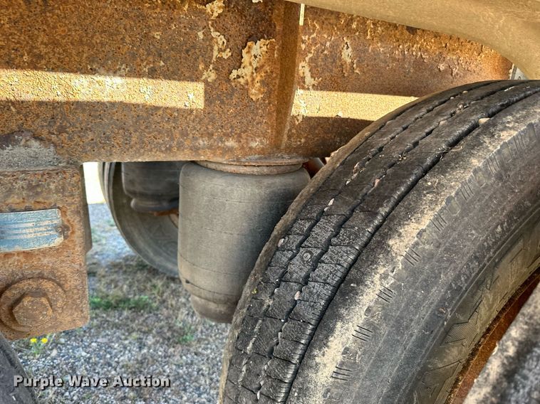 image for item DP8538 1995 Heil pneumatic dry bulk trailer