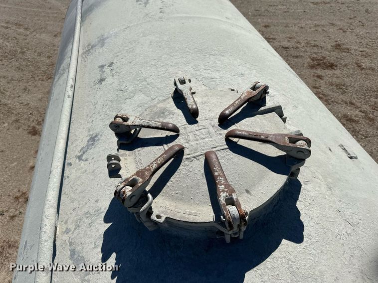 image for item DP8538 1995 Heil pneumatic dry bulk trailer