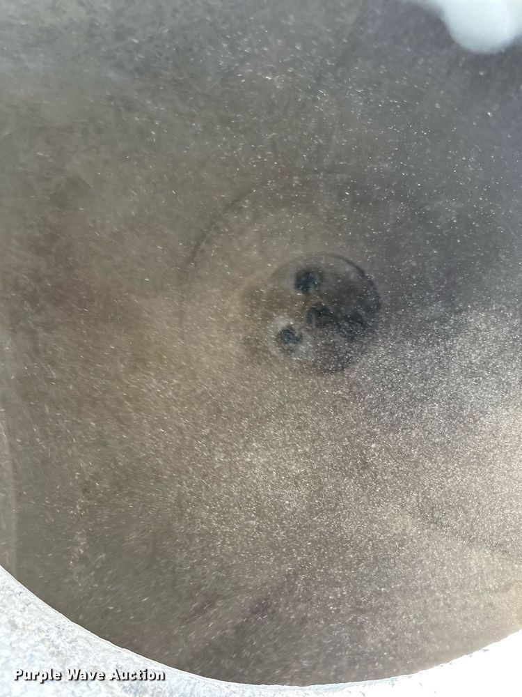 image for item DP8538 1995 Heil pneumatic dry bulk trailer