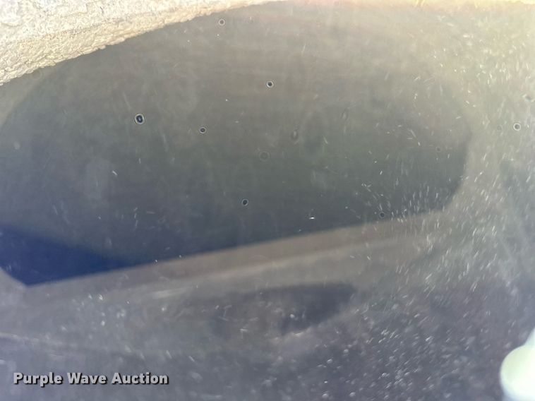 image for item DP8538 1995 Heil pneumatic dry bulk trailer