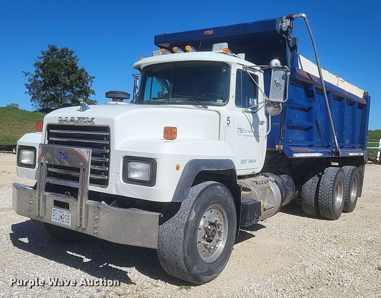 image for item DQ3708 2003 Mack RD688S dump truck