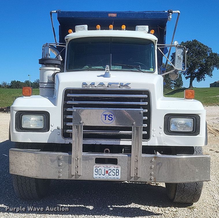 image for item DQ3708 2003 Mack RD688S dump truck